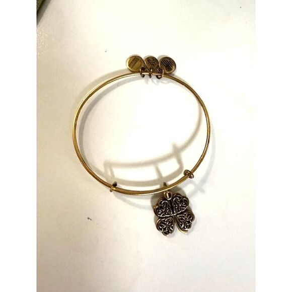 ALEX & ANI FOUR LEAF Clover Charm Expandable Wire Bracelet Gold tone 2017 - Picture 1 of 8